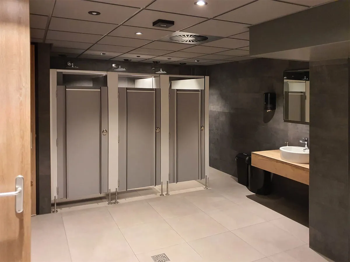 HPL system cubicles with doors